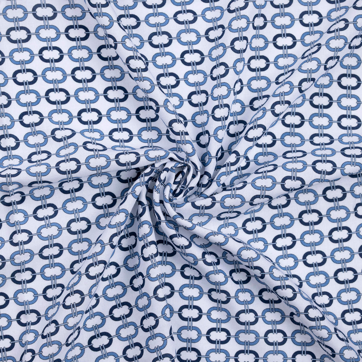 Étoffe 100% viscose – Chaînes bleu ciel et marine