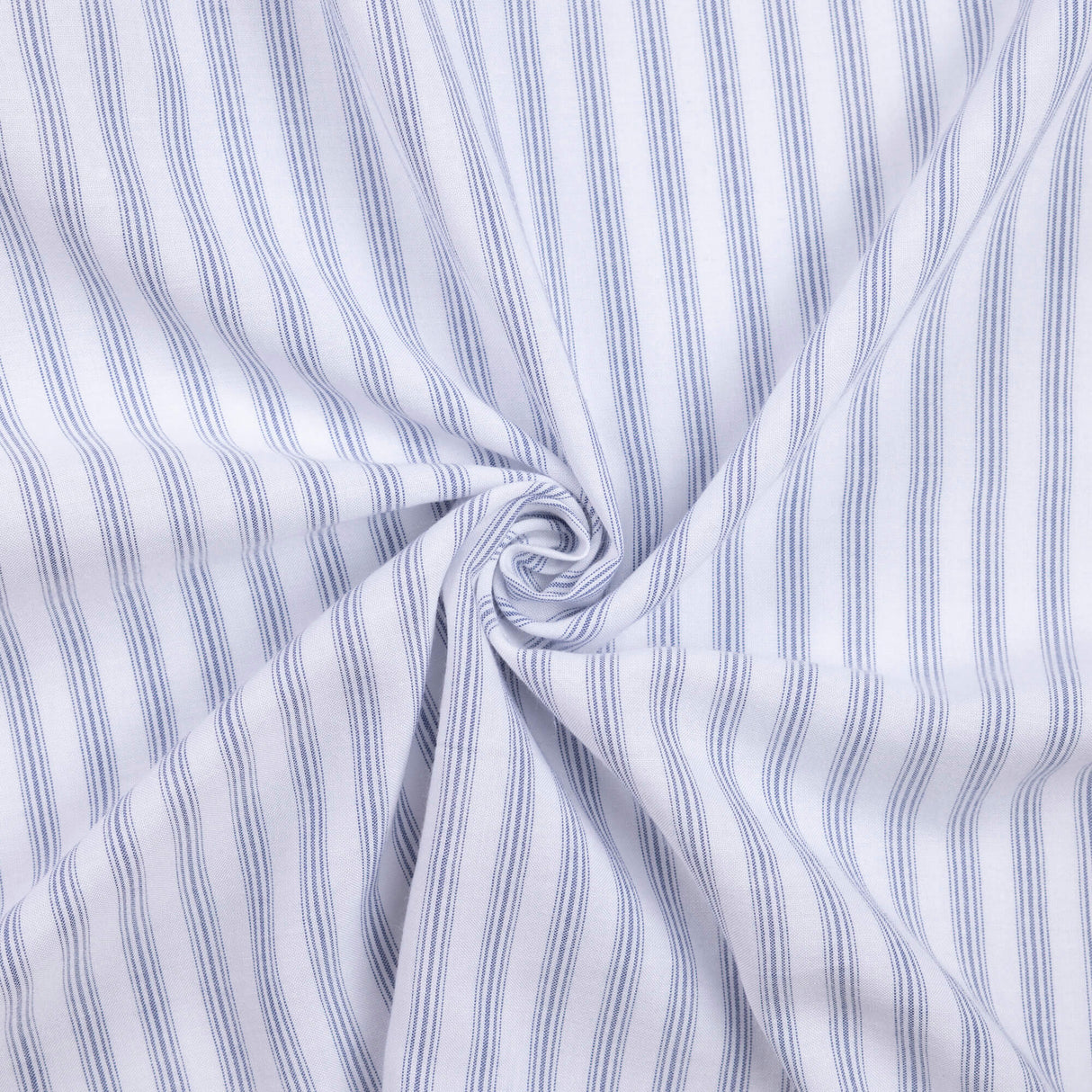 Étoffe 100% viscose – Rayures bleues sur fond blanc
