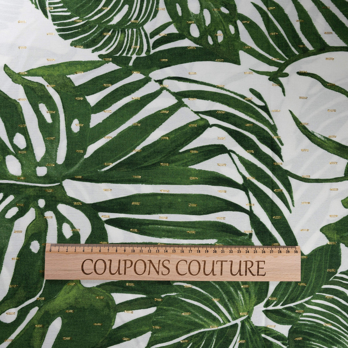 Étoffe 100% viscose - Feuillage tropical vert et lurex doré