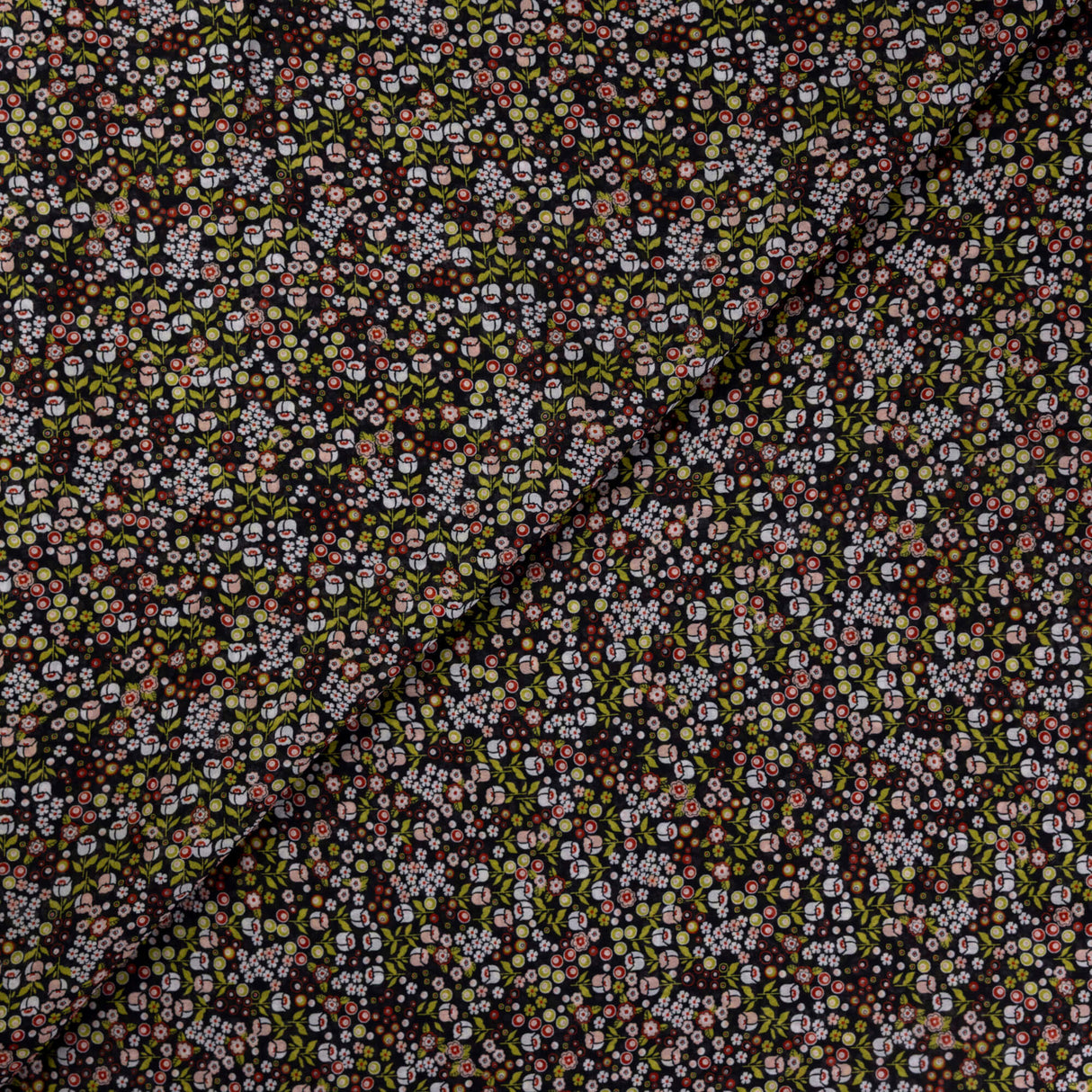 Mousseline 100% viscose - Mini fleurs multicolores fond noir