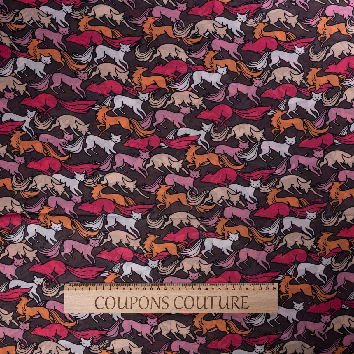 Mousseline 100% viscose - Renards multicolores fond brun