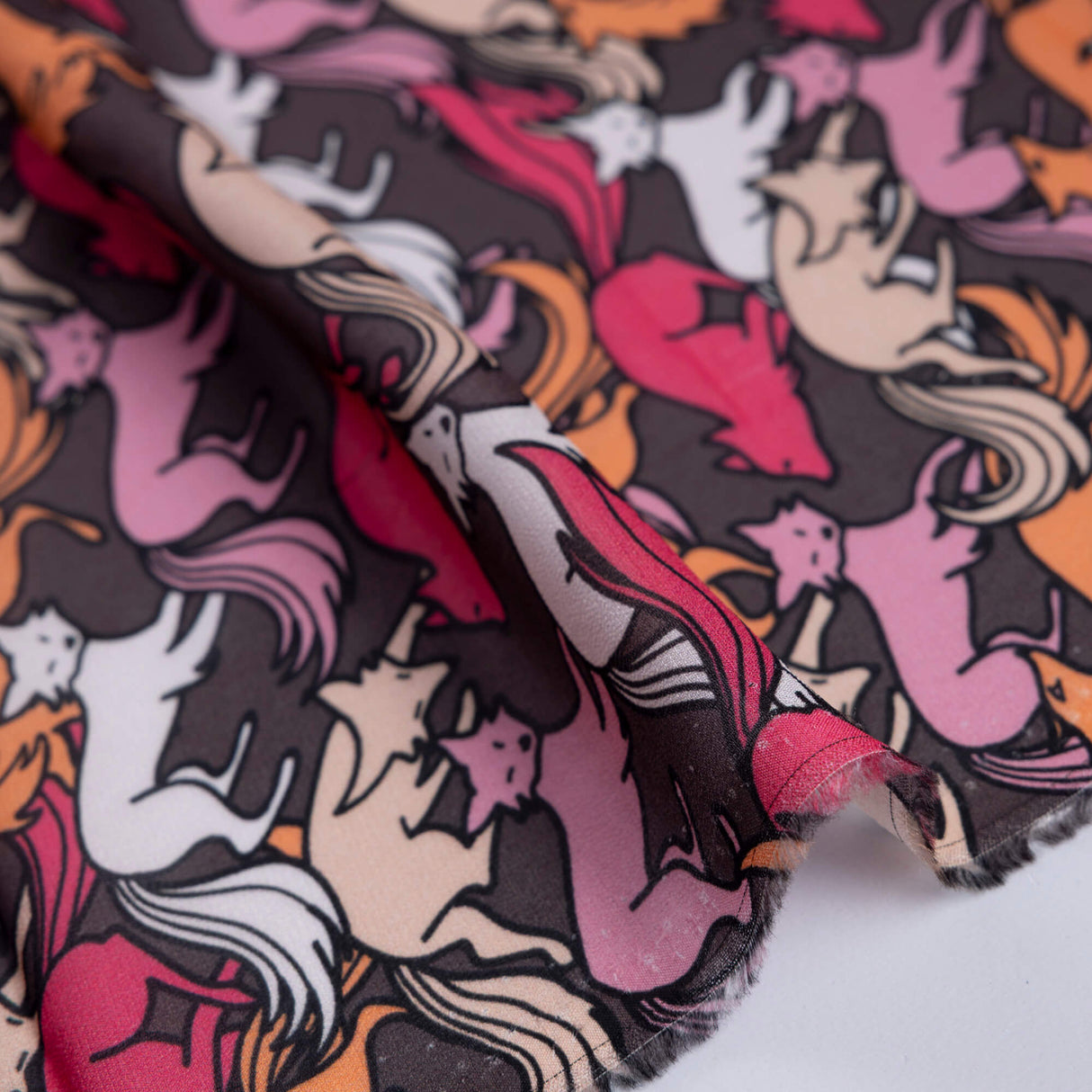 Mousseline 100% viscose - Renards multicolores fond brun