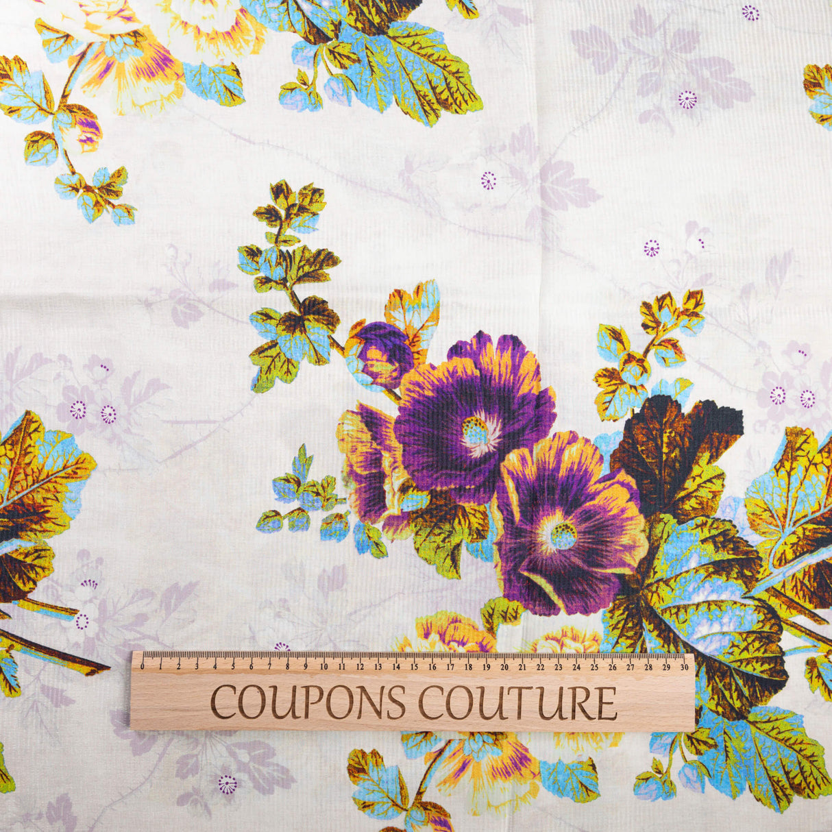 Twill bande satin viscose - Fleurs violettes fond blanc
