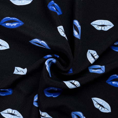 Crêpe 100% viscose - Lèvres bleues fond noir