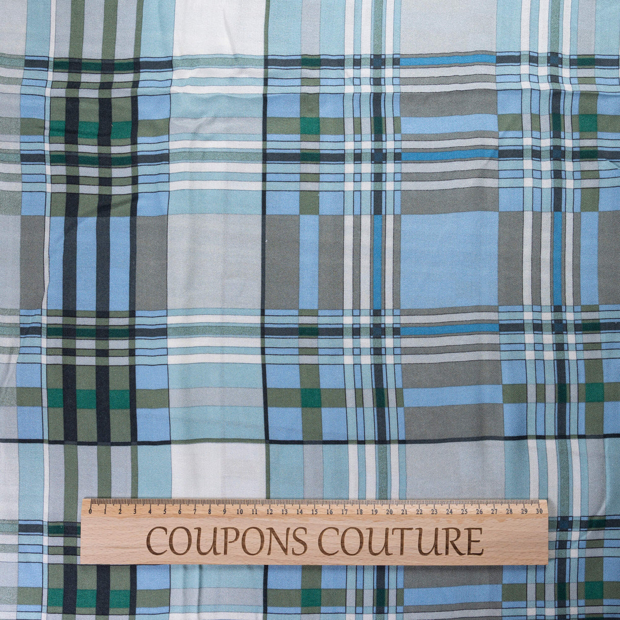 Crêpe 100% viscose - Carreaux bleu céladon
