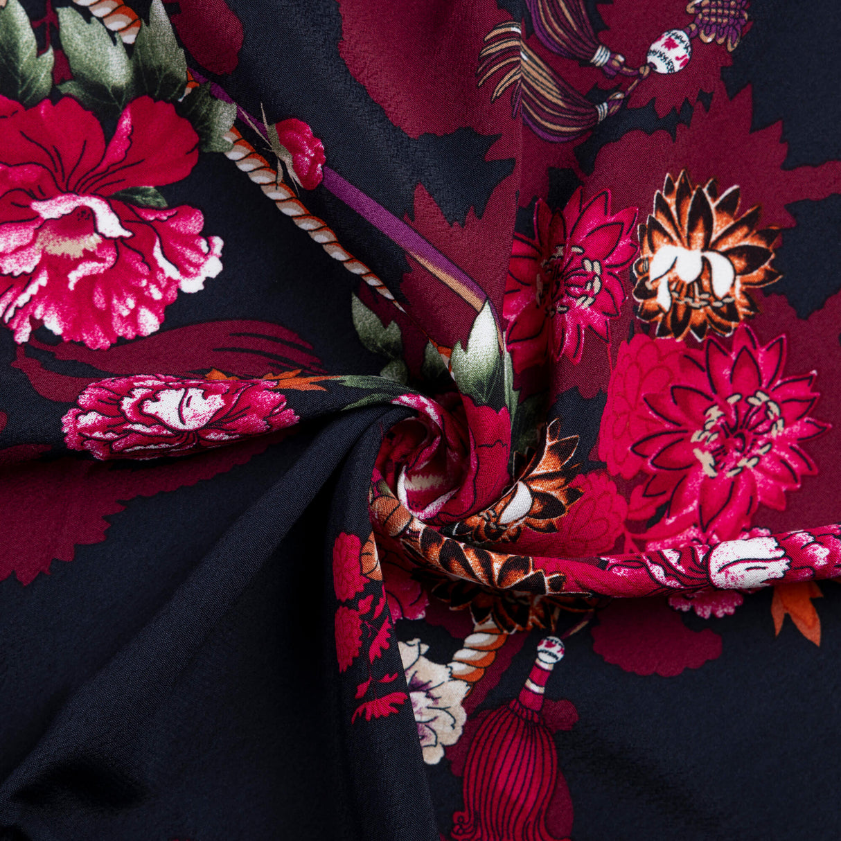 Crêpe 100% viscose - Fleurs fuchsia fond noir
