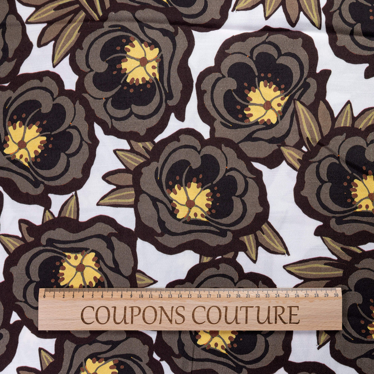 Étoffe lin & viscose - Grandes fleurs taupe fond blanc