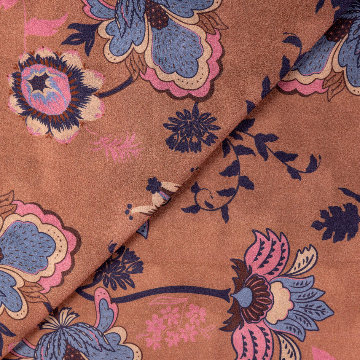 Crêpe 100% viscose - Fleurs roses fond terracotta
