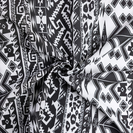 Étoffe 100% viscose - Motif ethnique noir & blanc