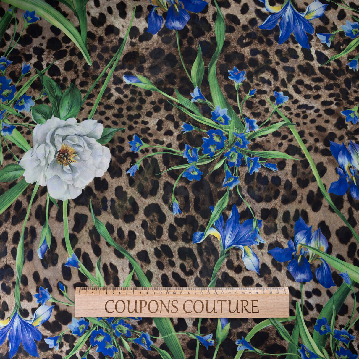 Satin léger – Léopard fleuri bleu