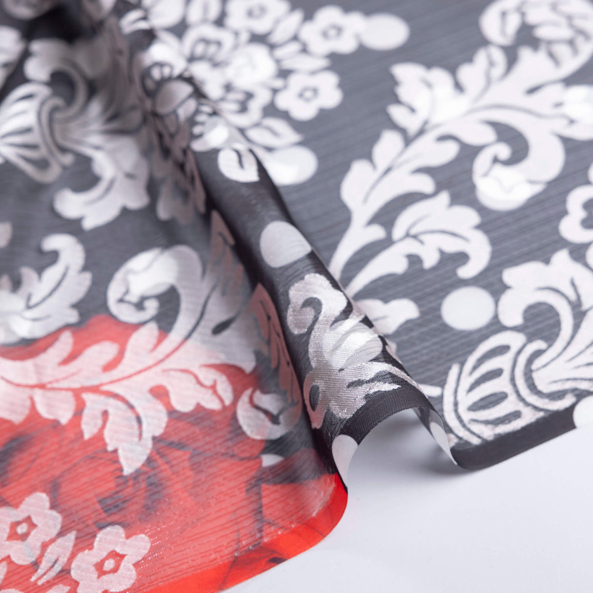 Mousseline rongeante lurex – Noir baroque rouge