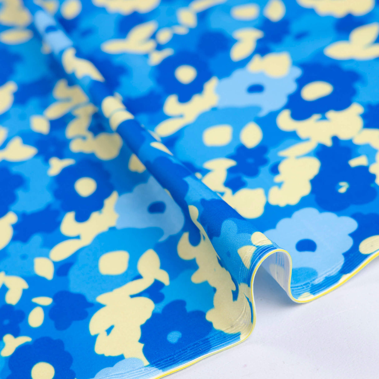 Tissu jersey maillot de bain - Fleurs bleues
