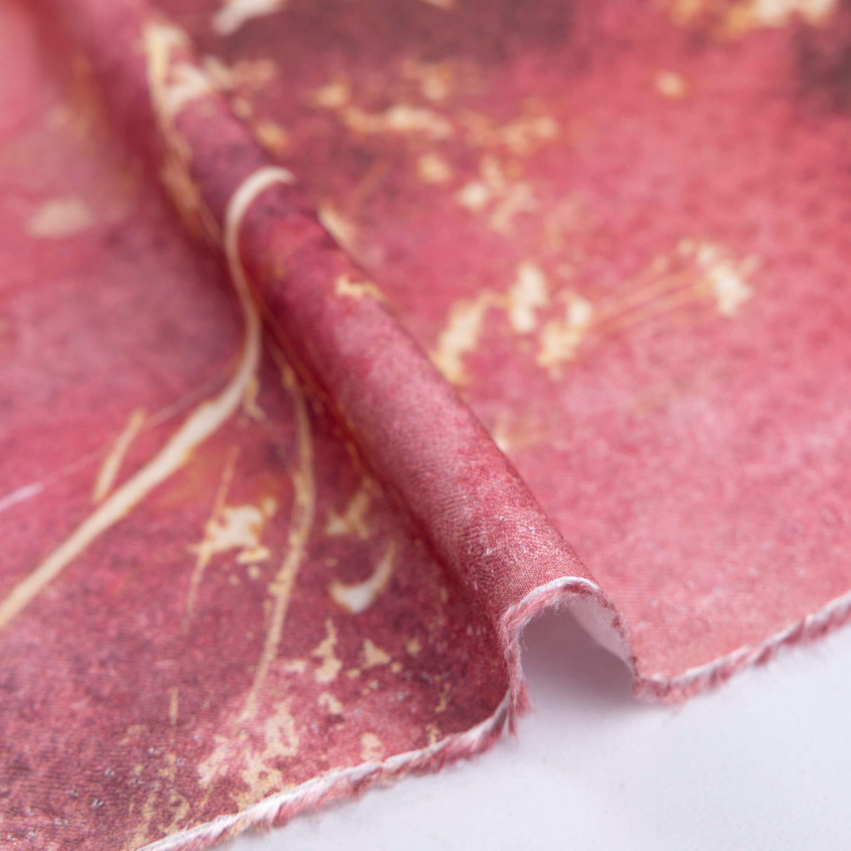 Twill 100% viscose - Fleurs estompées vieux rose