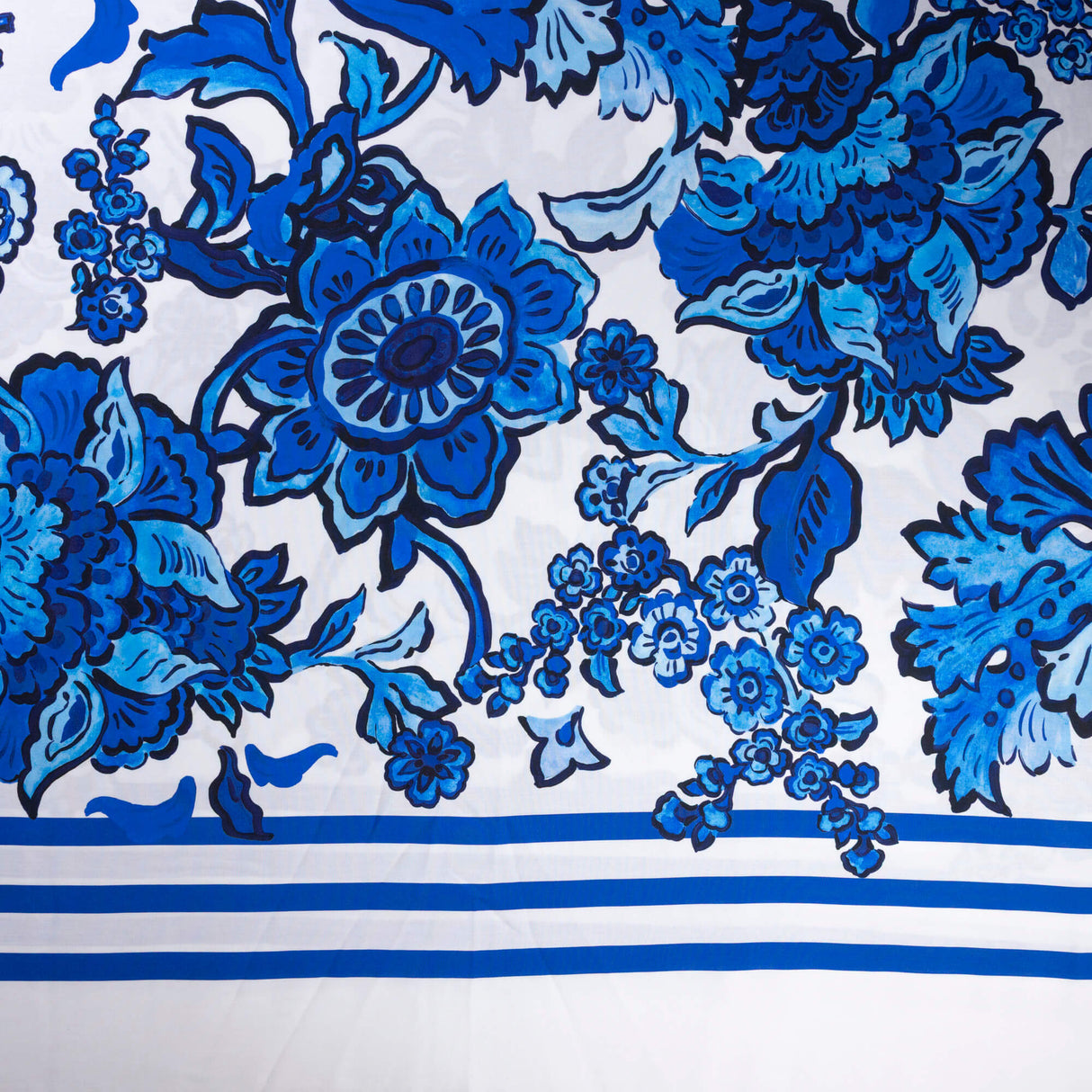Étoffe 100% viscose - Fleurs bleues & rayures marines