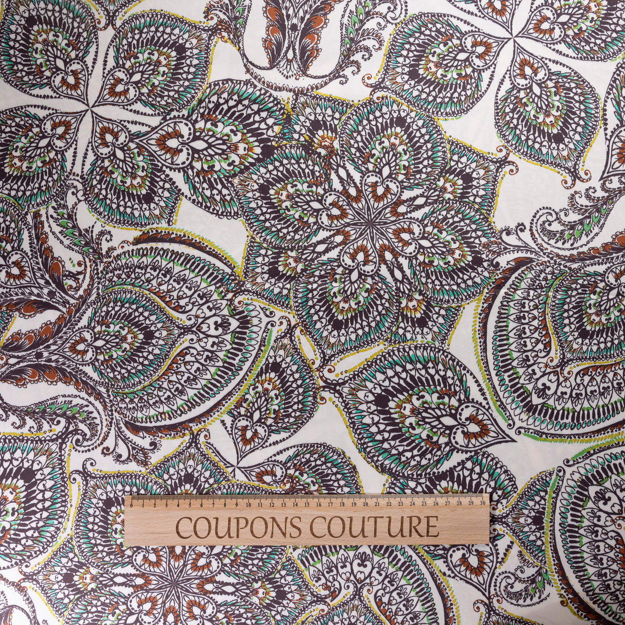 Satin 100% viscose - Cachemire graphique vert