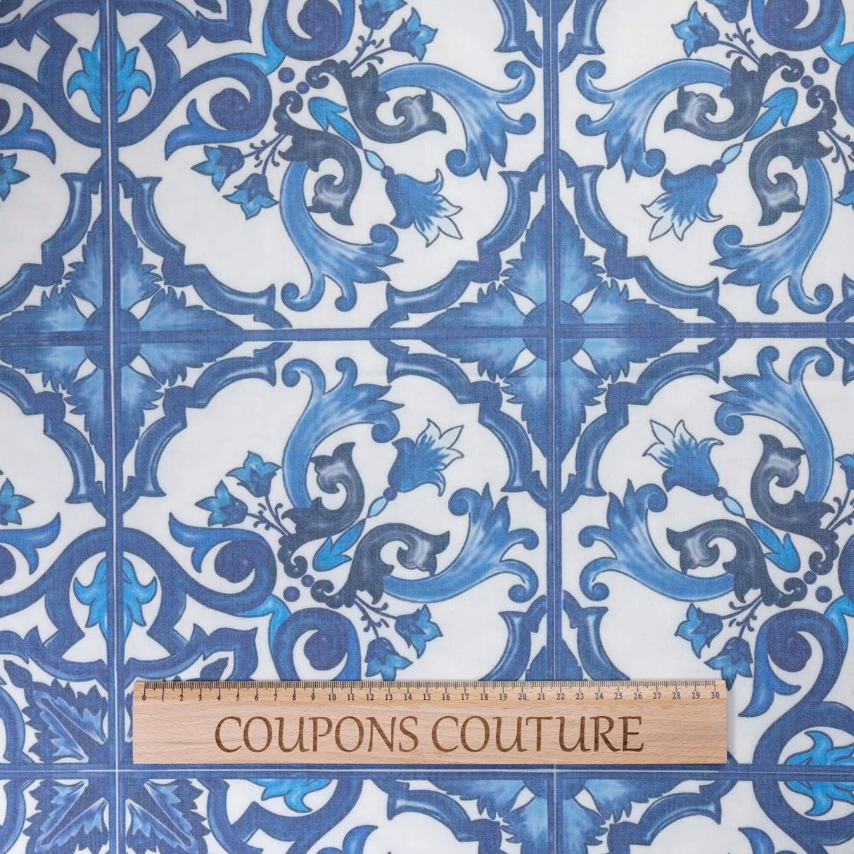 Gabardine de laine extensible - Carreaux méditerranéens bleus