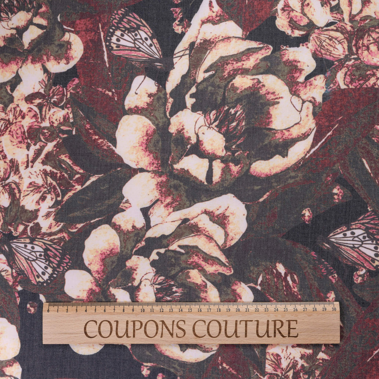 Gabardine de laine extensible - Fleurs et papillons bordeaux