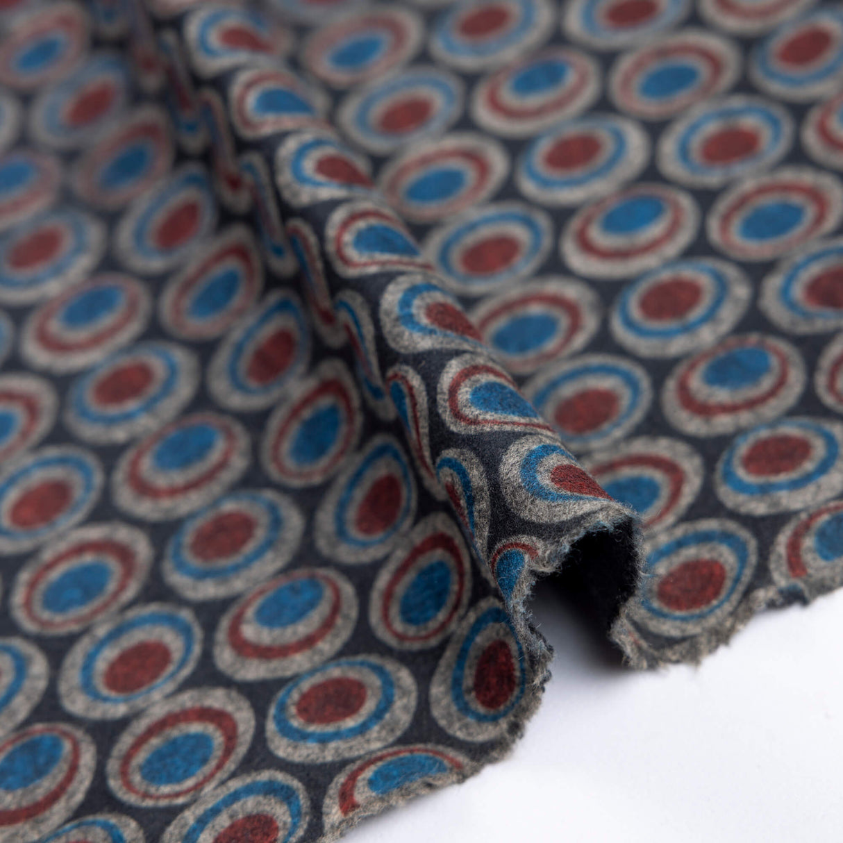 Maille Milano émerisée - Cercles graphiques bleu et bordeaux