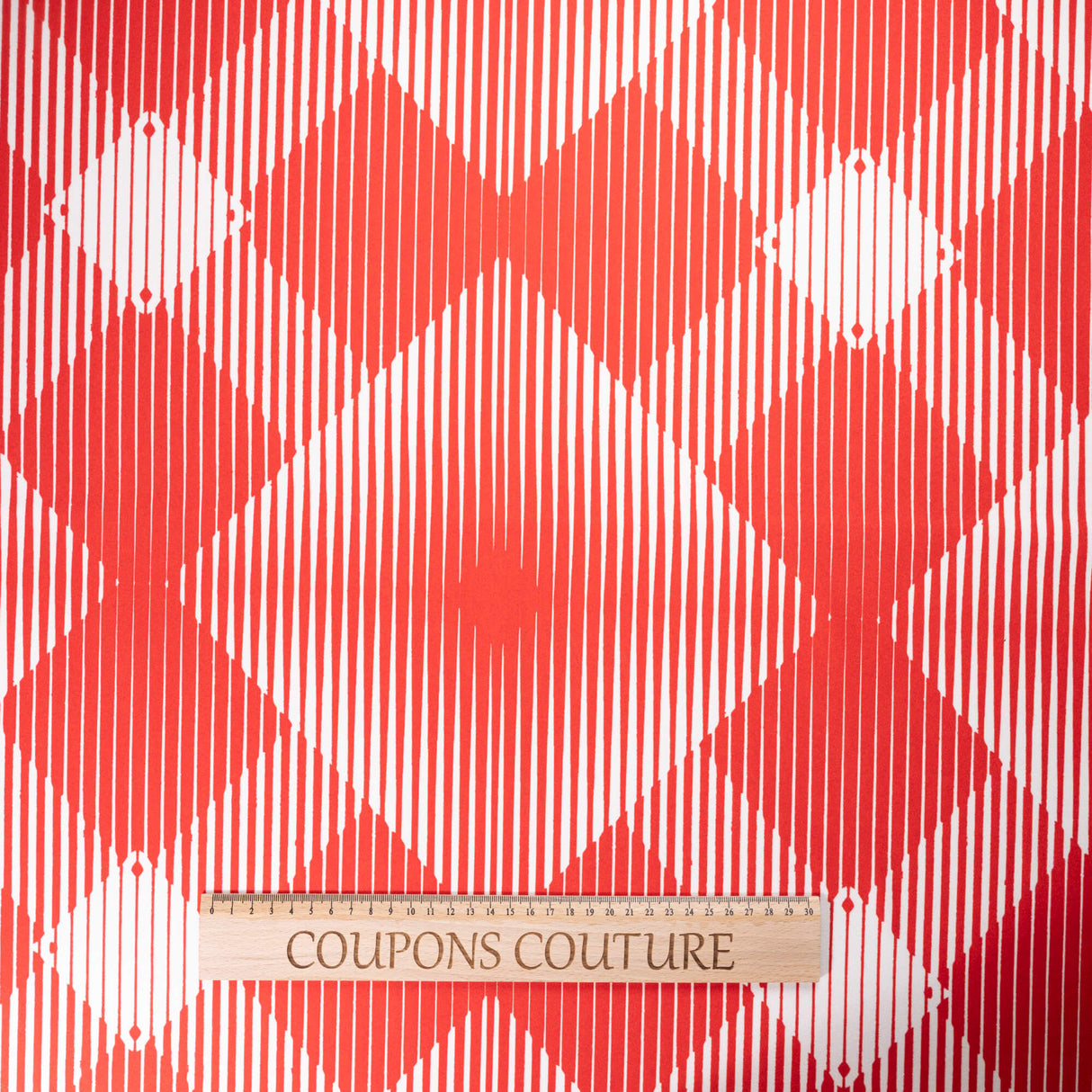 Crêpe - Motif géométrique rouge et blanc