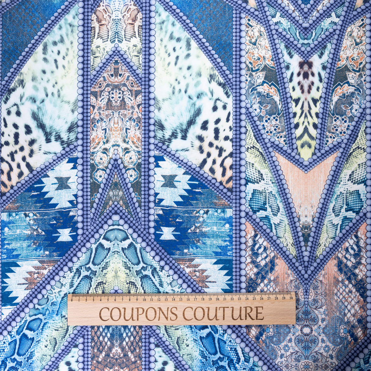 Crêpe - Motif patchwork bleu et beige