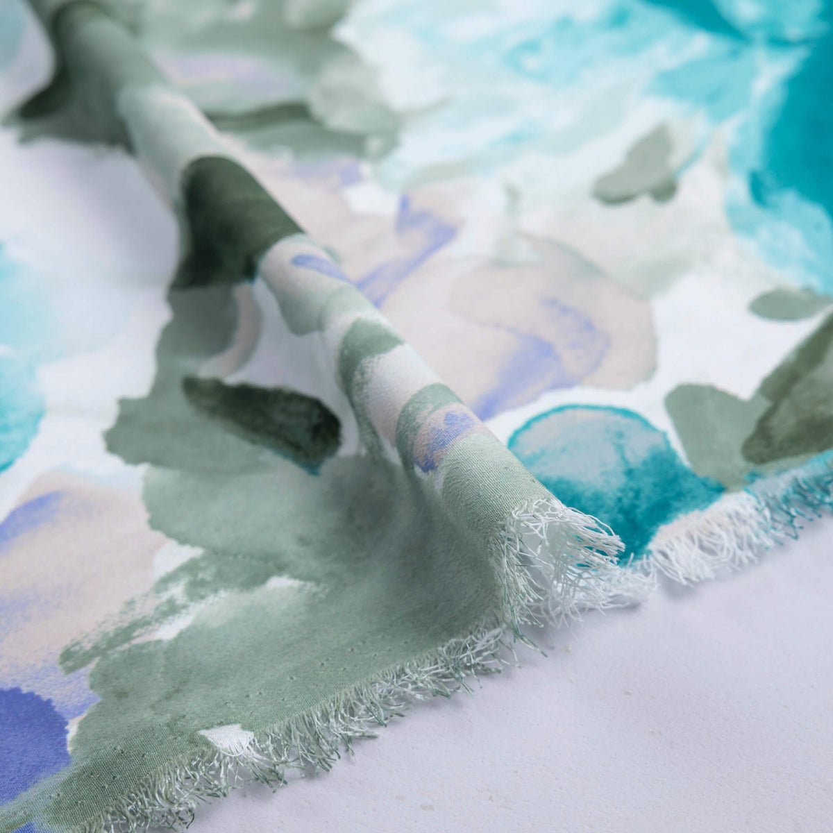 Crêpe - Fleurs aquarellées bleu turquoise