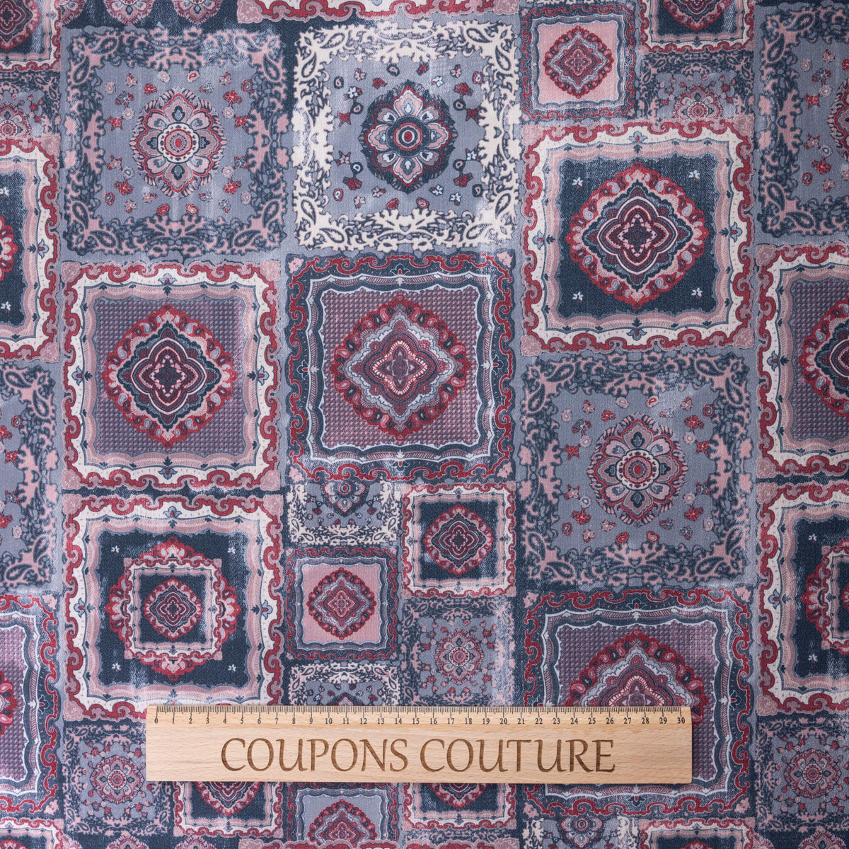 Crêpe - Patchwork cachemire gris et rouge