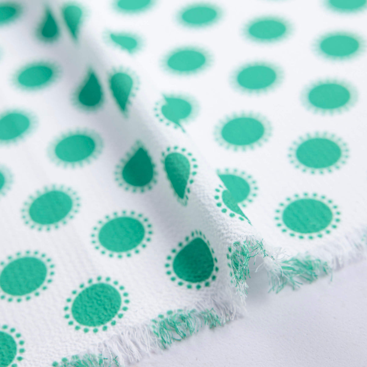 Crêpe gauffré - Pois turquoise sur blanc