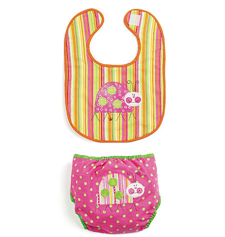 Patron McCall's n°6108 – Bavoirs et cache-couches pour bébés