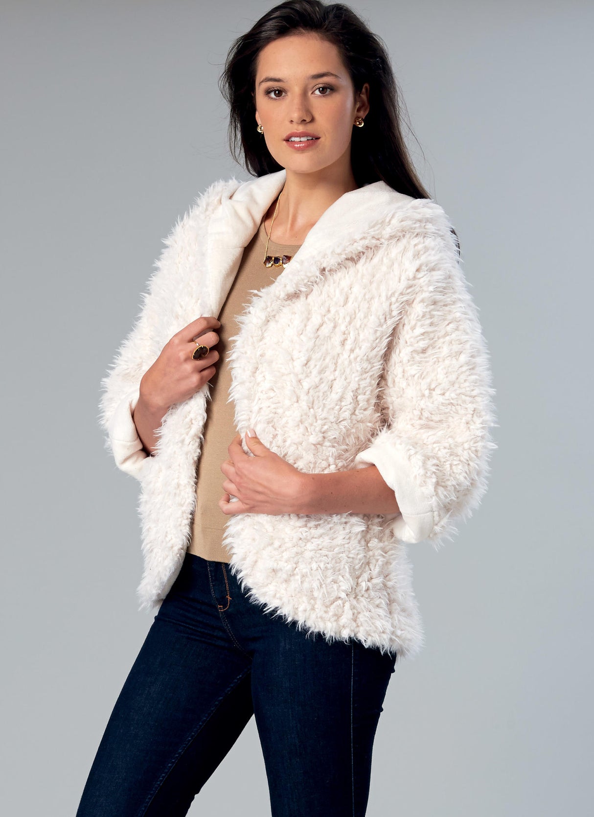 Patron McCall's n°7511 – Vestes ouvertes avec col châle et capuche