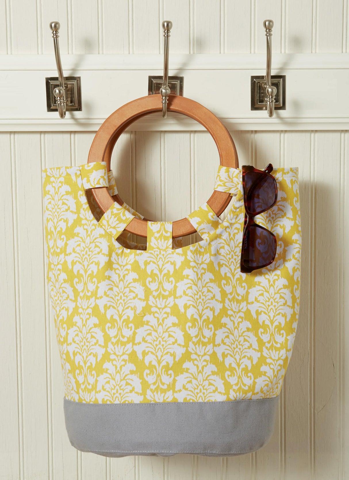 Patron McCall's n°7611 - Sacs fourre-tout doublés avec options de contraste
