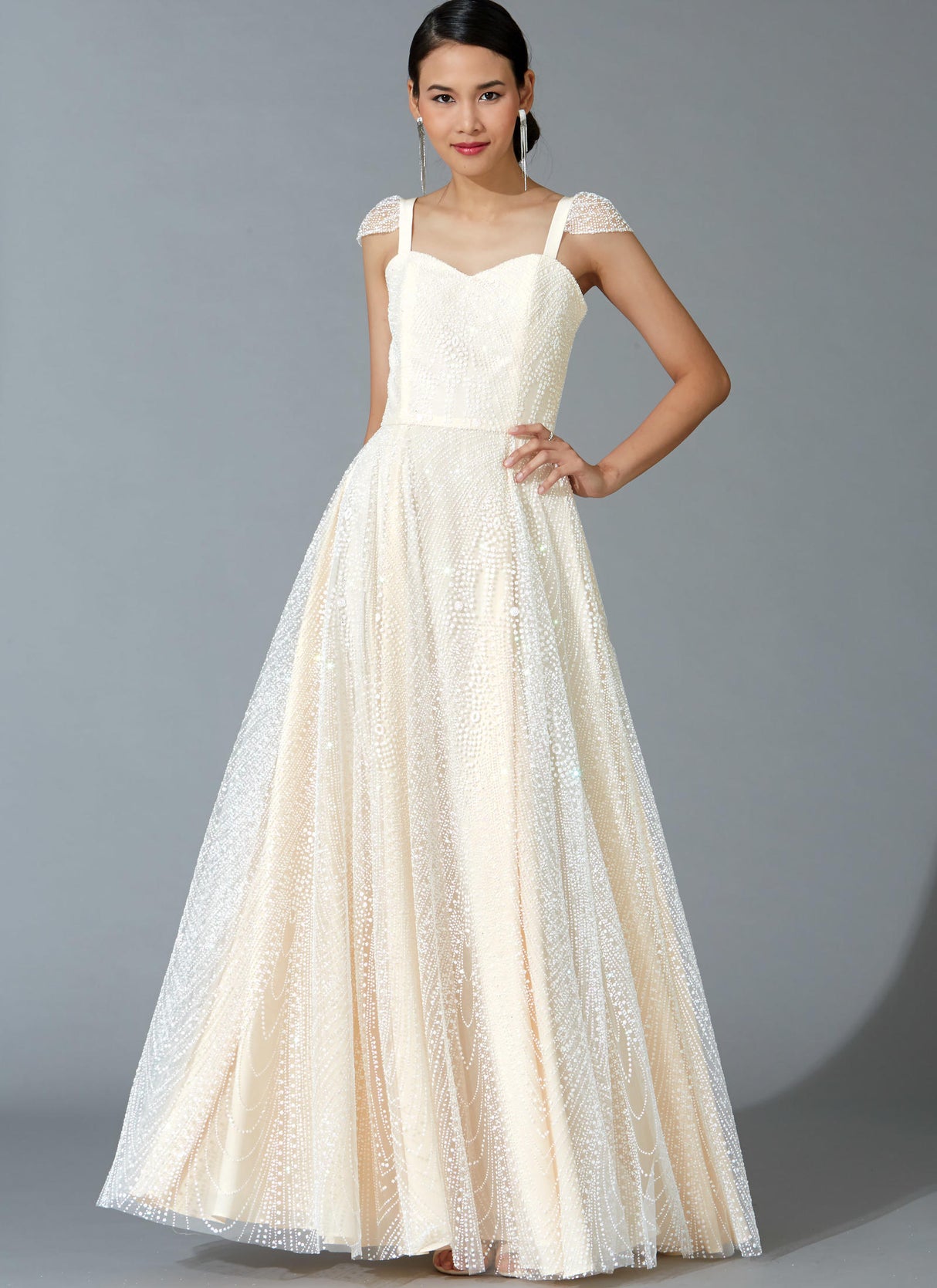 Patron McCall's n°7718 - Robes de soirée élégantes pour femmes