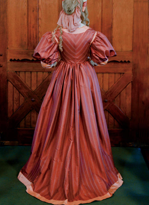 Patron McCall's n°7763 - Robe Renaissance pour femmes