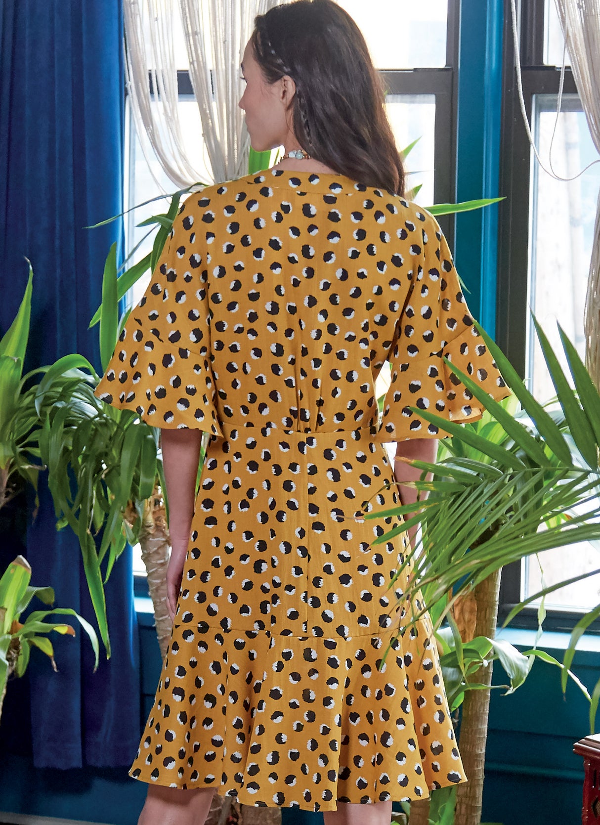 Patron McCall's n°8104 - Robe boutonnée à manches dolman