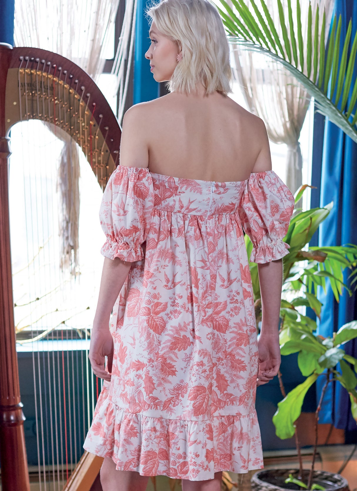 Patron McCall's n°8108 - Robe d'été froncée à coutures empire