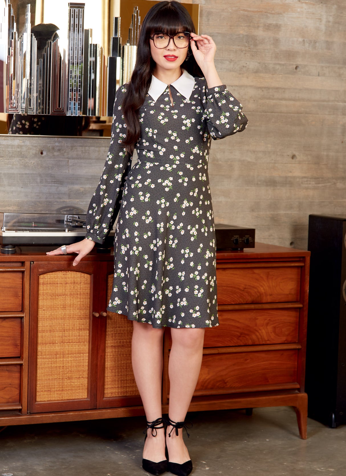 Patron McCall's n°8239 - Robe ajustée et évasée avec col