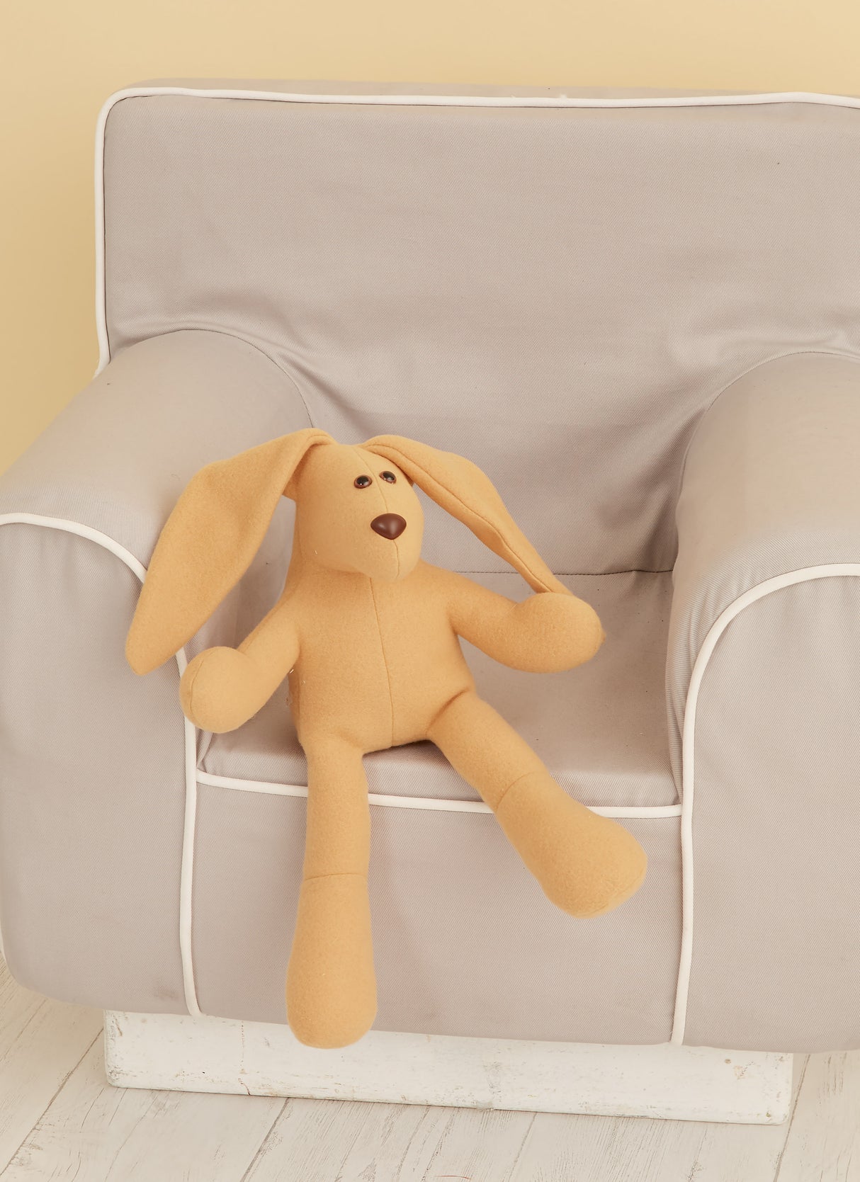 Patron McCall's n°8270 - Lapin en peluche et ses robes