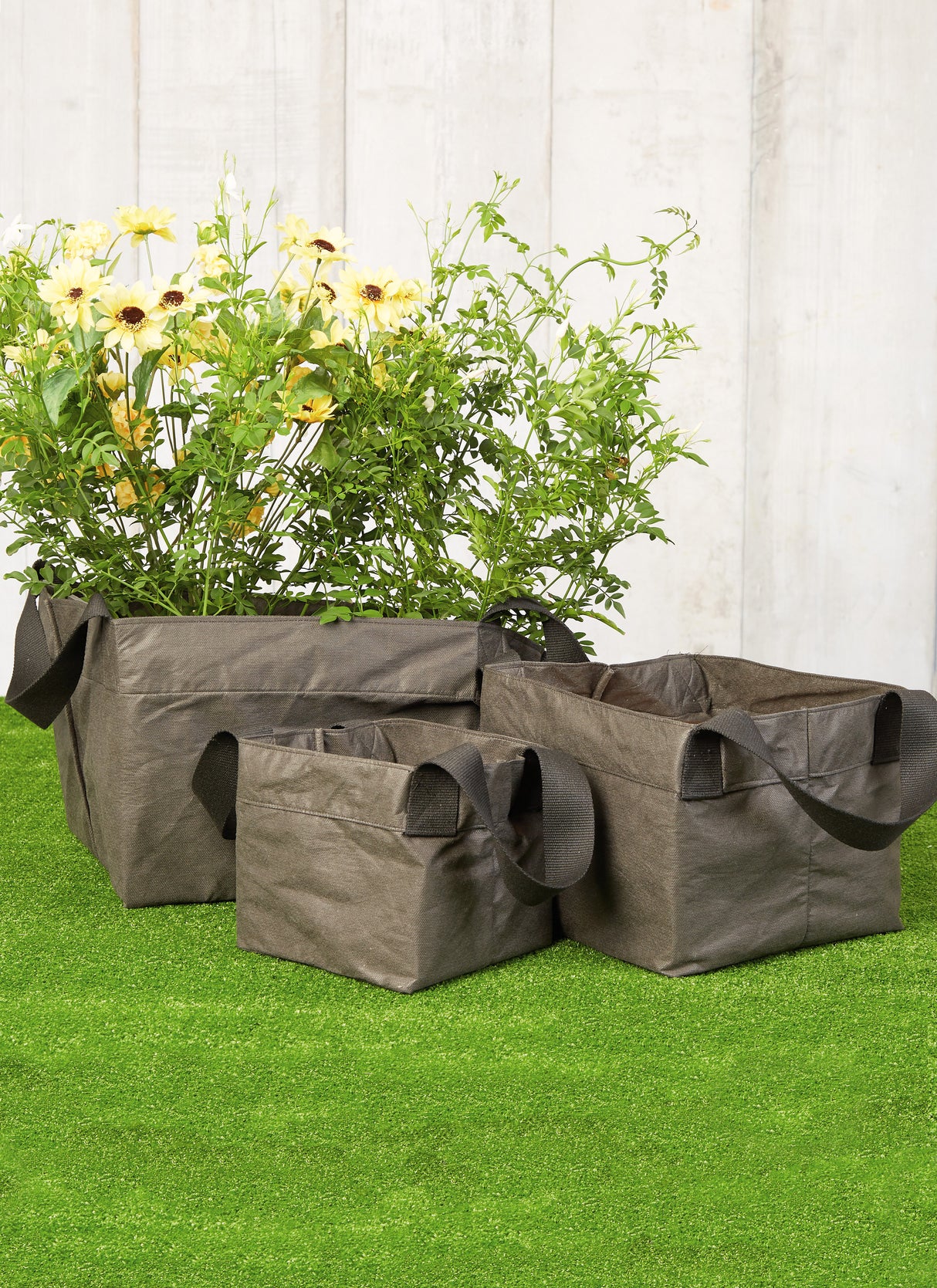 Patron McCall's n°8300 - Ensemble d'articles de jardinage