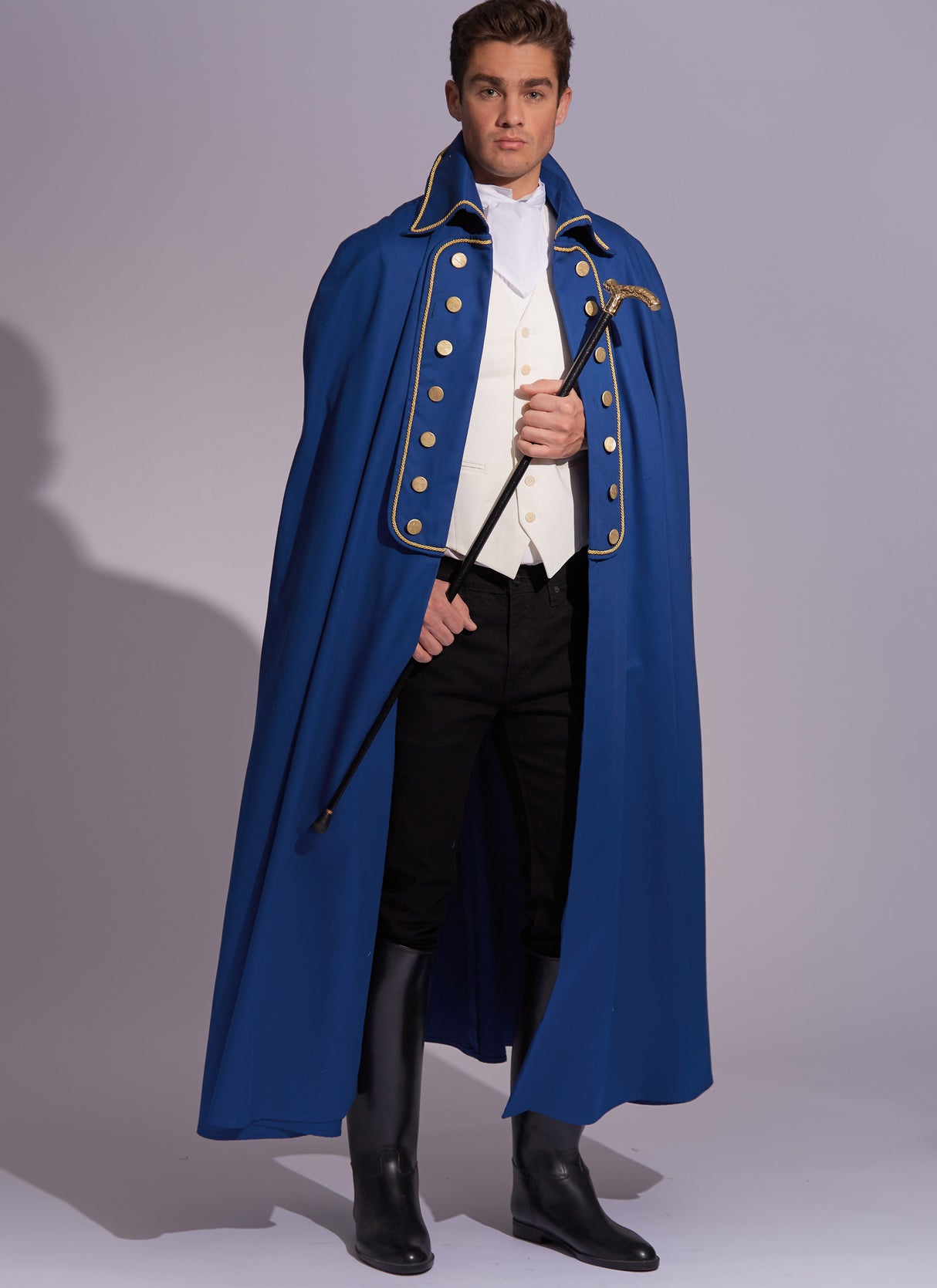 Patron McCall's n°8335 - Capes de déguisement