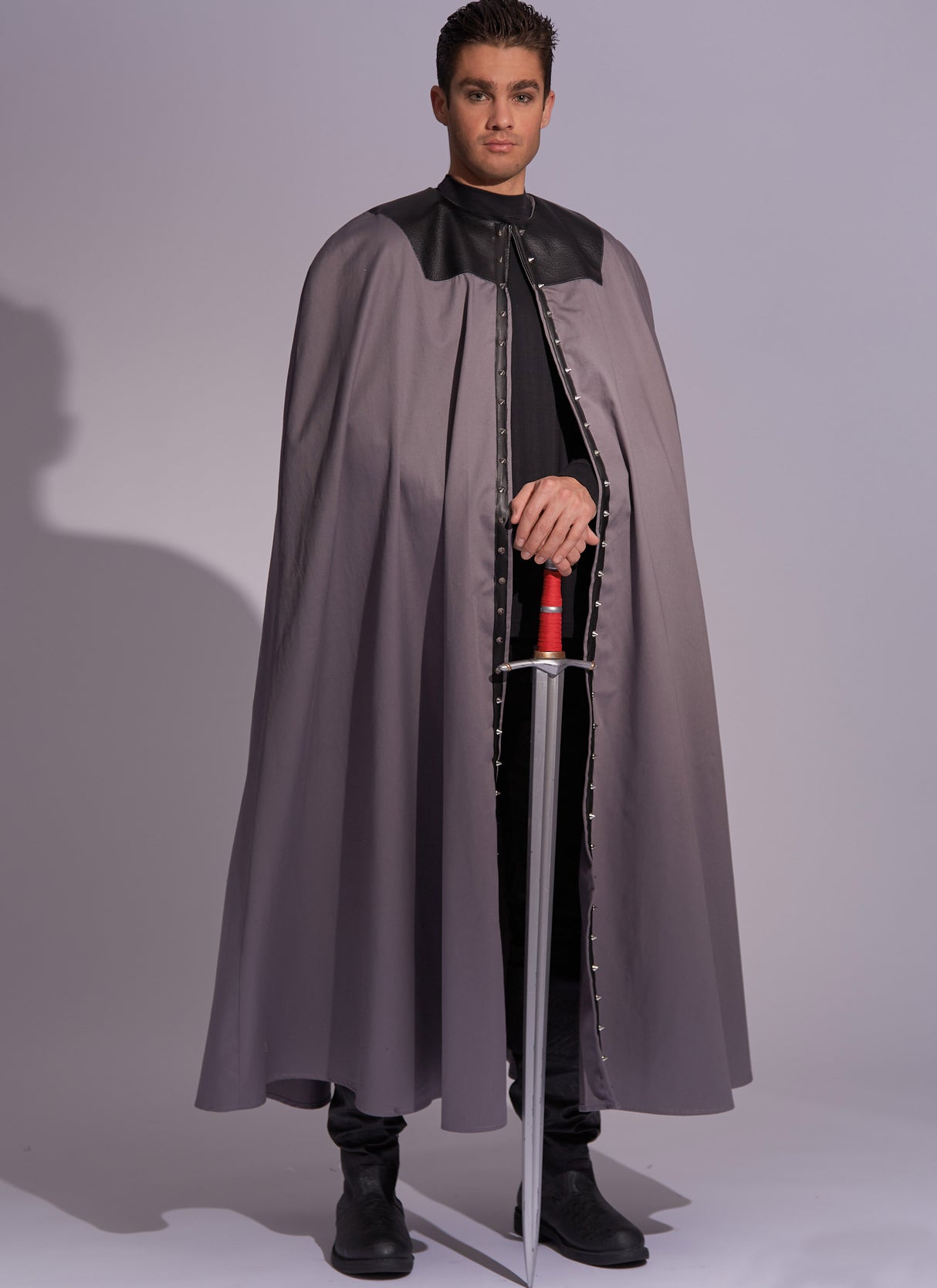 Patron McCall's n°8335 - Capes de déguisement