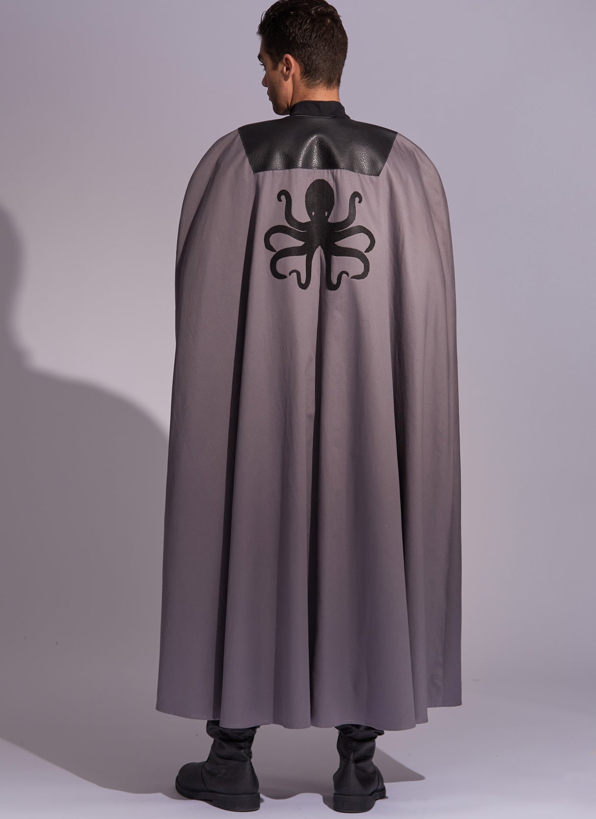 Patron McCall's n°8335 - Capes de déguisement