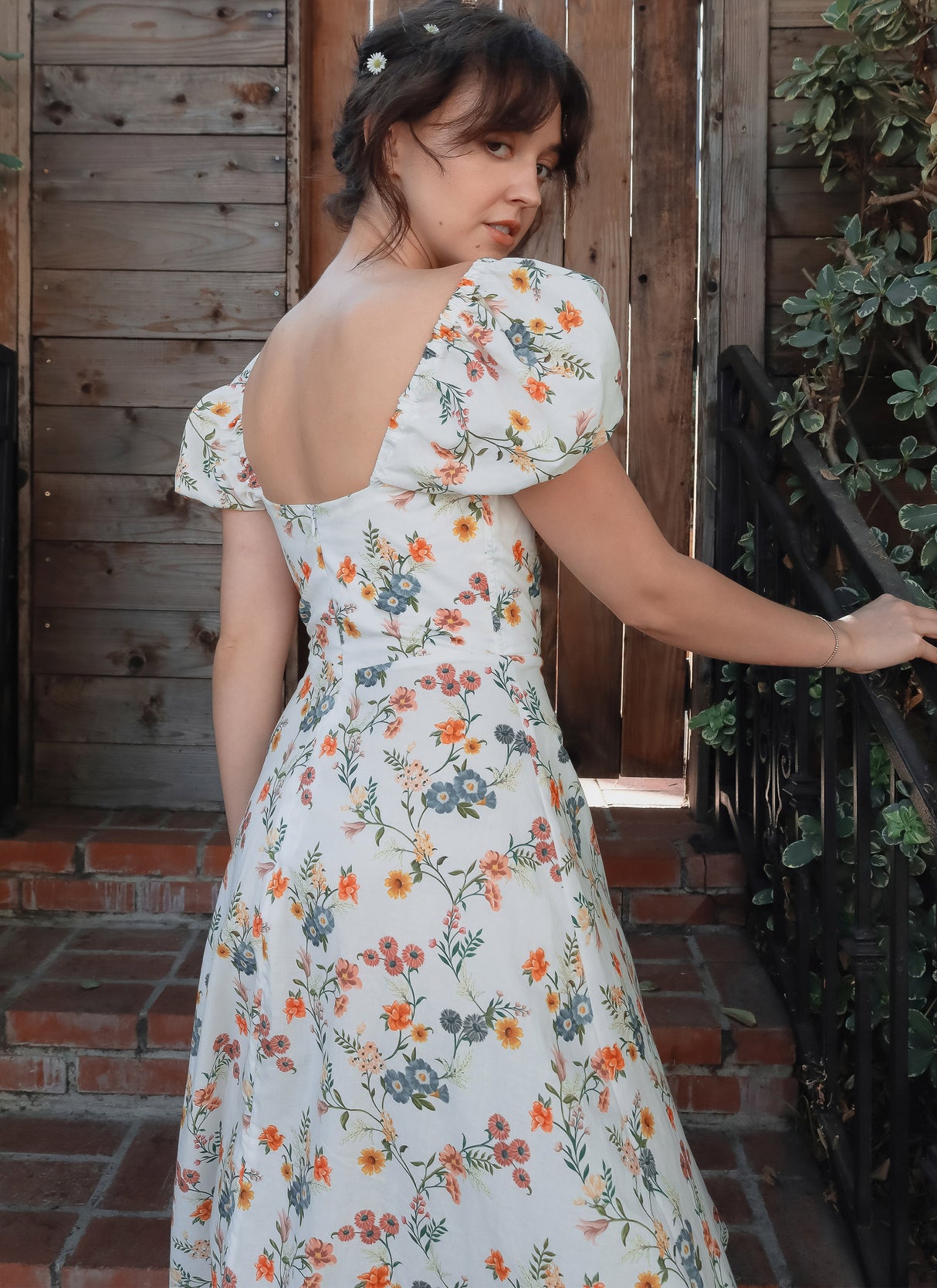 Patron McCall's n°8359 - Haut et robe élégants