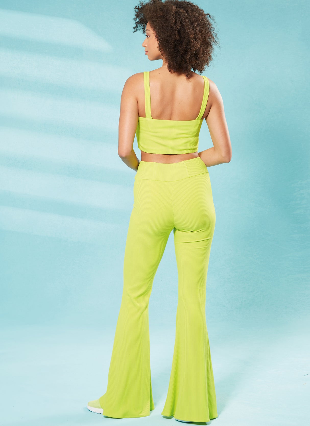 Patron McCall's n°8368 - Haut court et pantalon évasé
