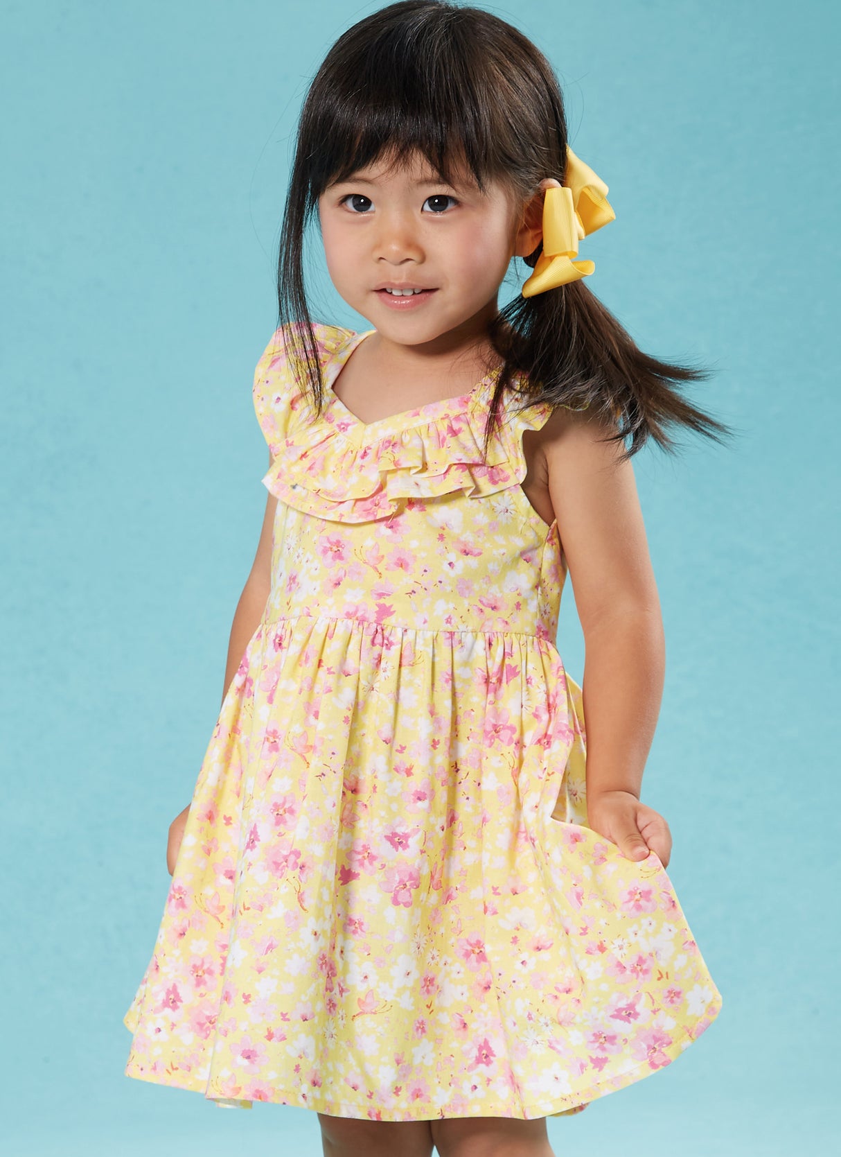Patron McCall's n°8372 - Robe pour tout-petits