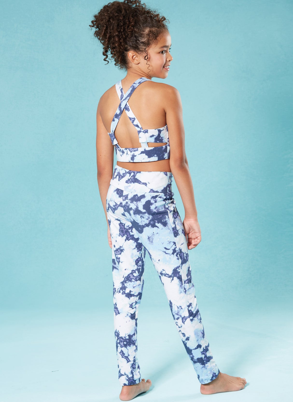 Patron McCall's n°8374 - Ensemble de vêtements de sport pour enfants