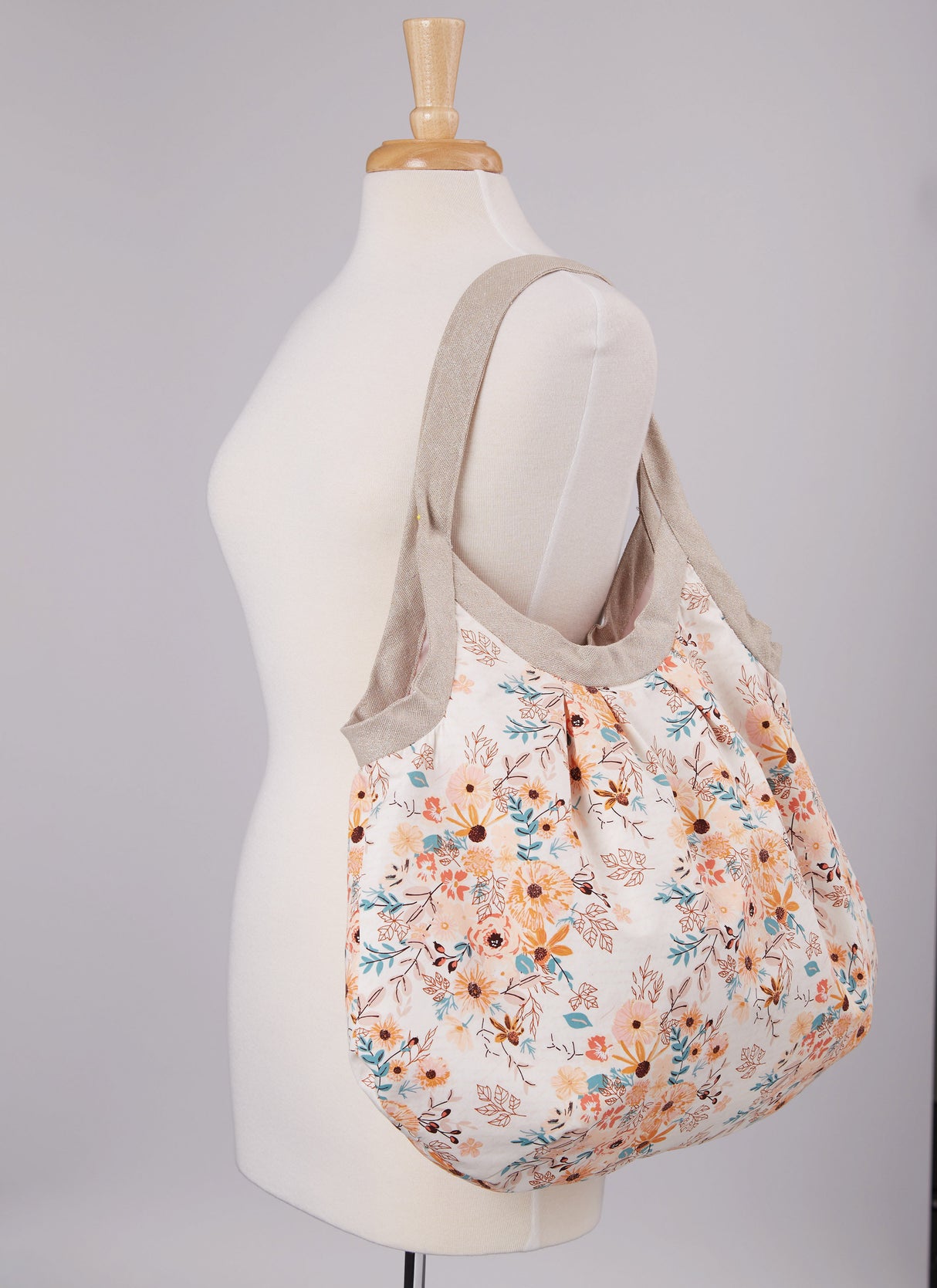 Patron McCall's n°8375 - Sacs en quatre styles