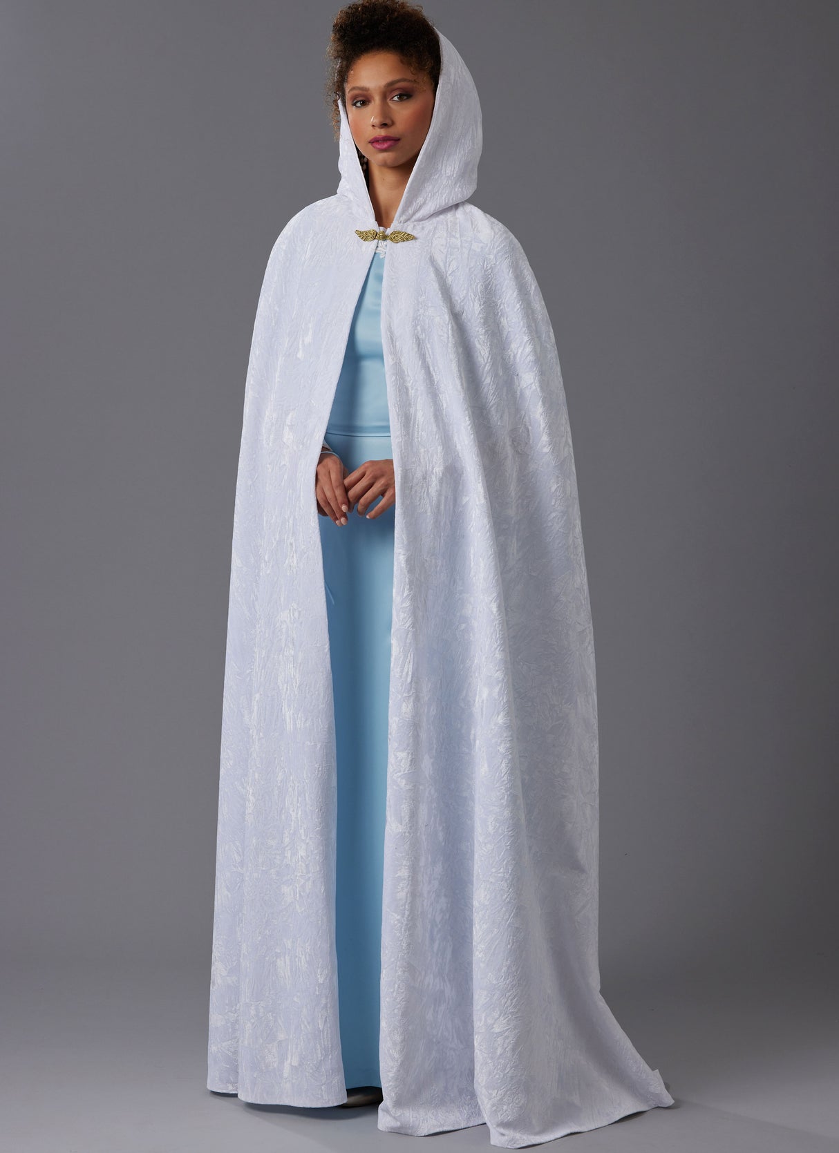 Patron McCall's n°8428 - Cape historique avec capuche