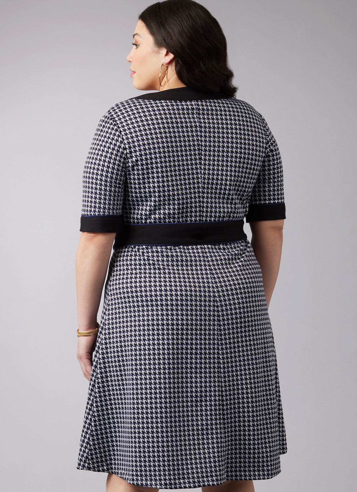 Patron McCall's n°8435 - Robe en maille à encolure carrée