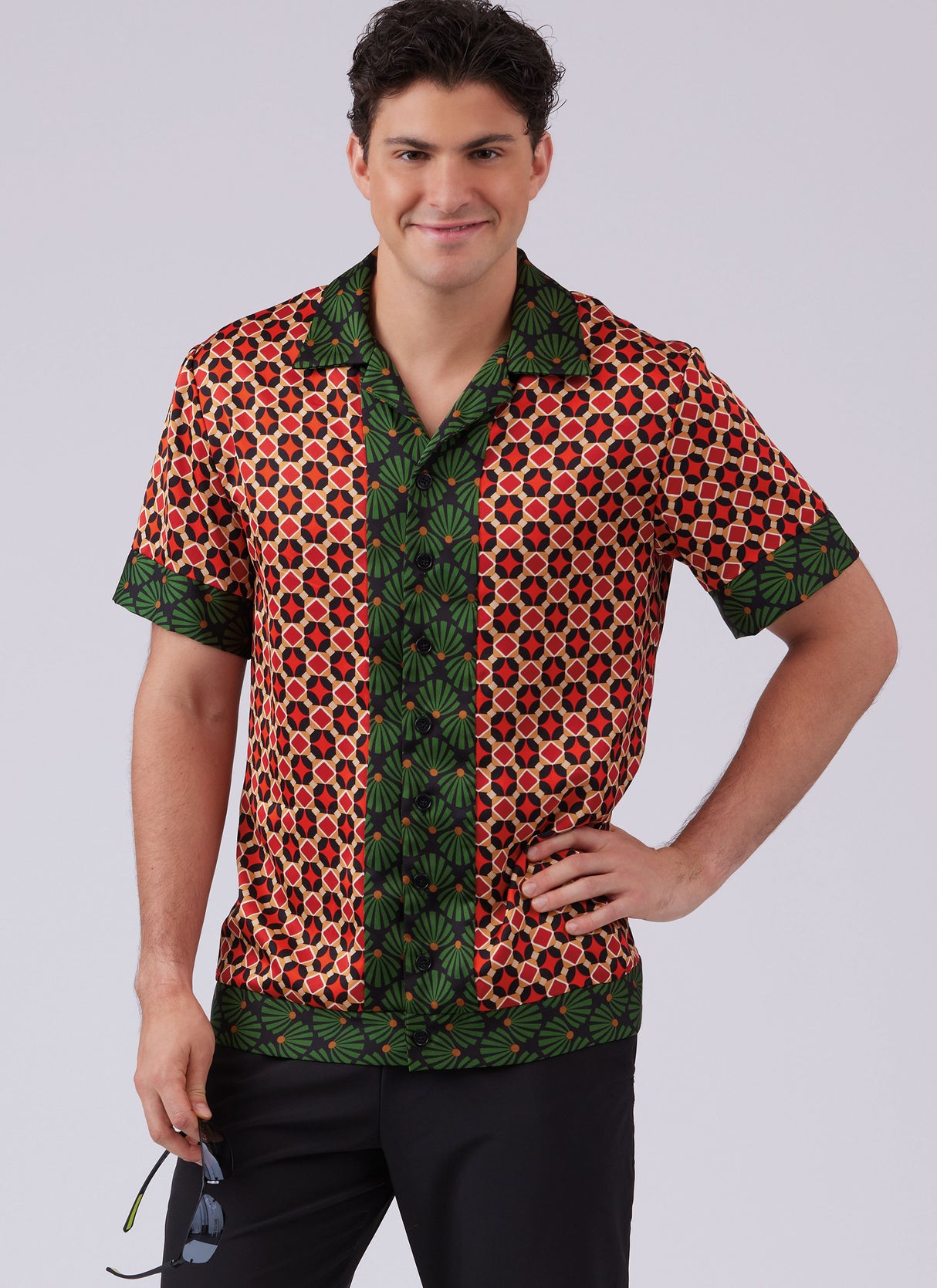 Patron McCall's n°8459 - Chemise de bowling ajustée pour homme