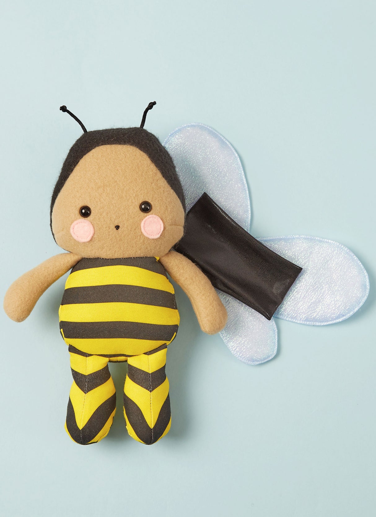 Patron McCall's n°8496 - Peluches abeille et coccinelle avec accessoires