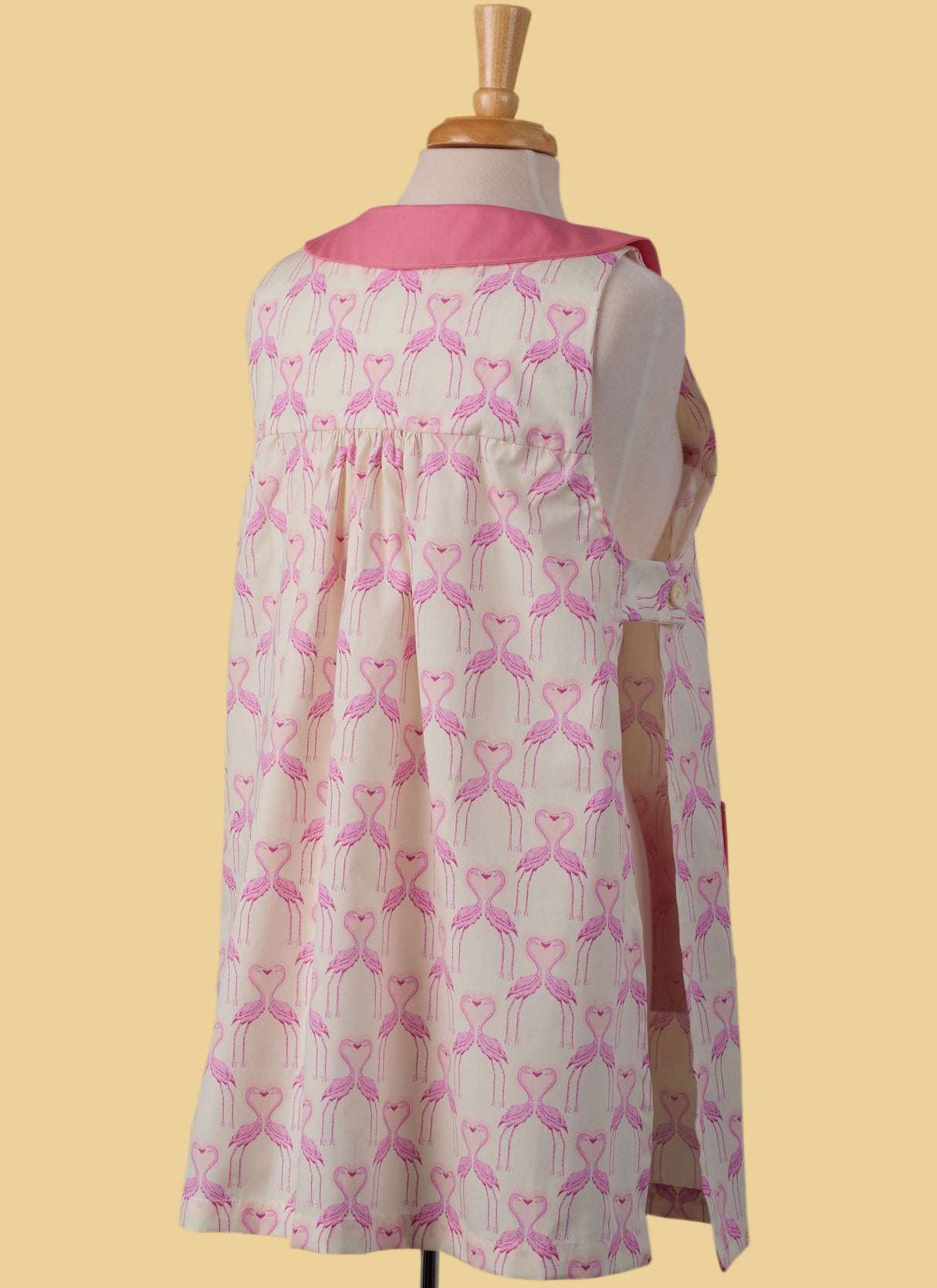 Patron McCall's n°8522 - Tablier style cordonnier pour femmes